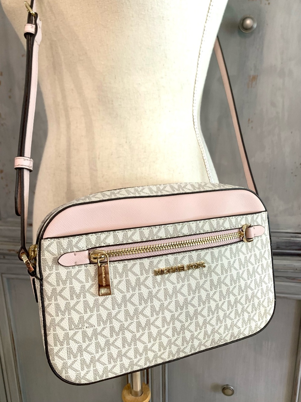 Michael Kors Jet Set East West Vanilla Pink Blush Crossbody Bag